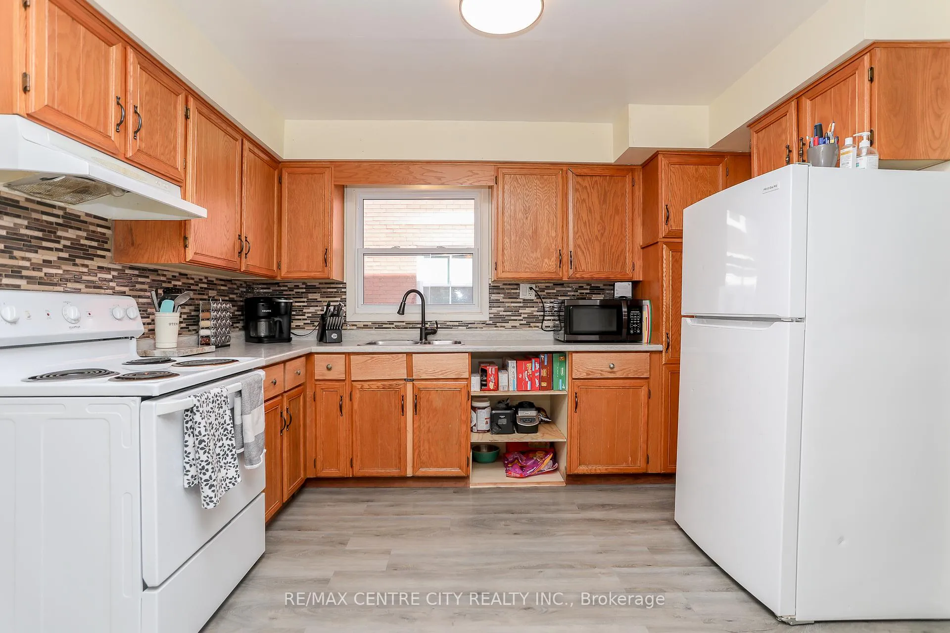 Photo 8 of 15 Wilson Avenue, St. Thomas — HOMEH