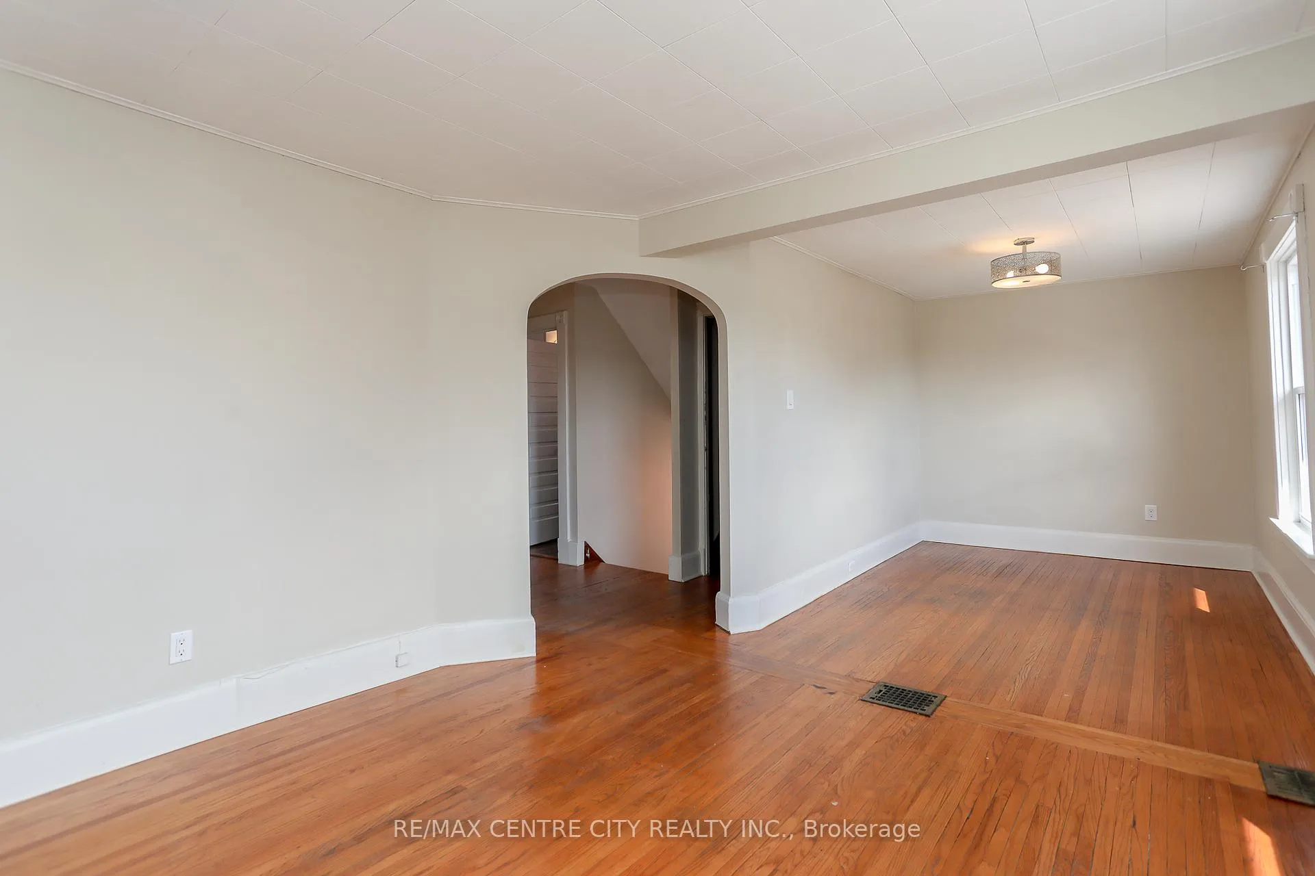 Photo 21 of 15 Wilson Avenue, St. Thomas — HOMEH