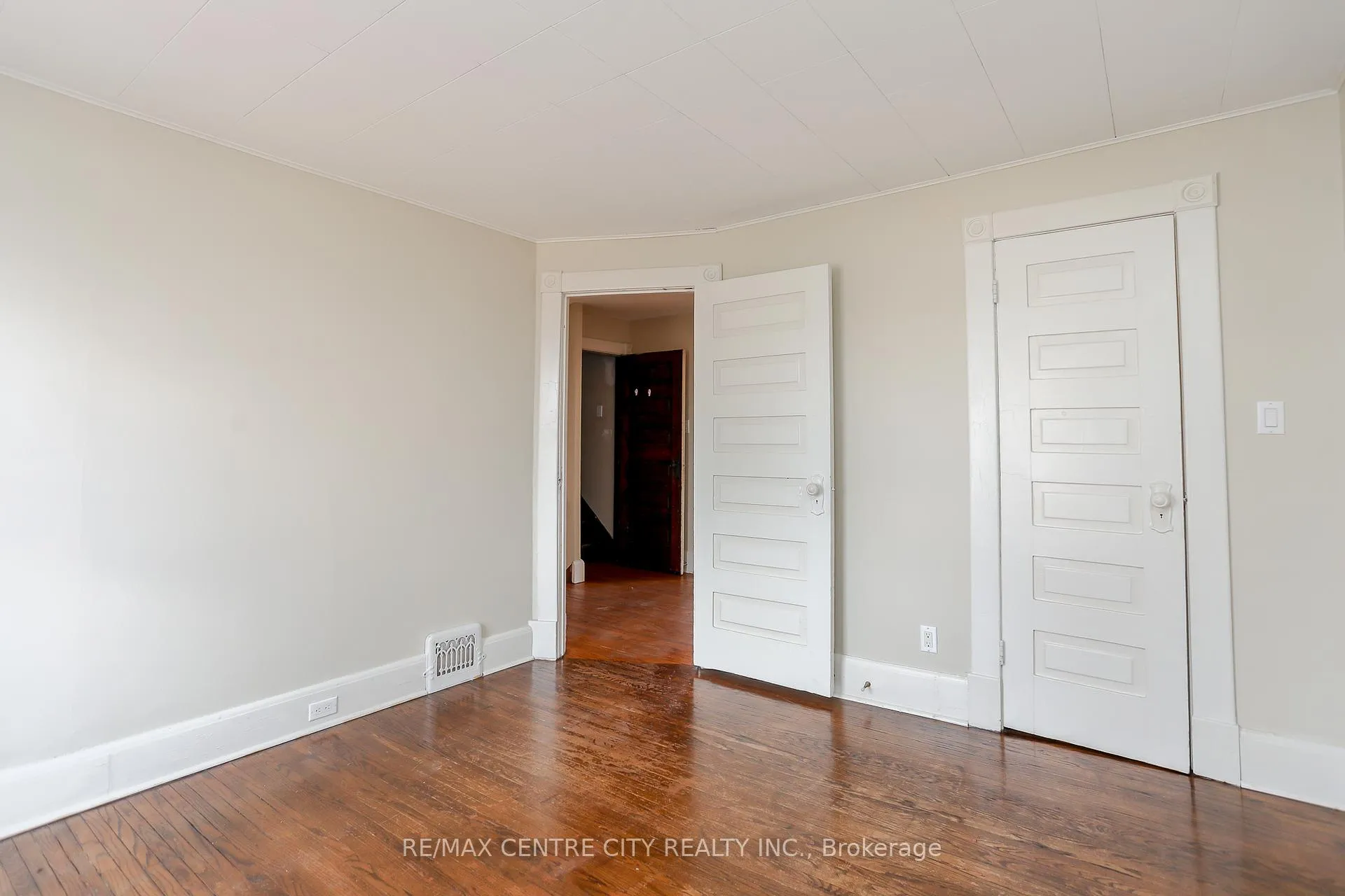 Photo 28 of 15 Wilson Avenue, St. Thomas — HOMEH