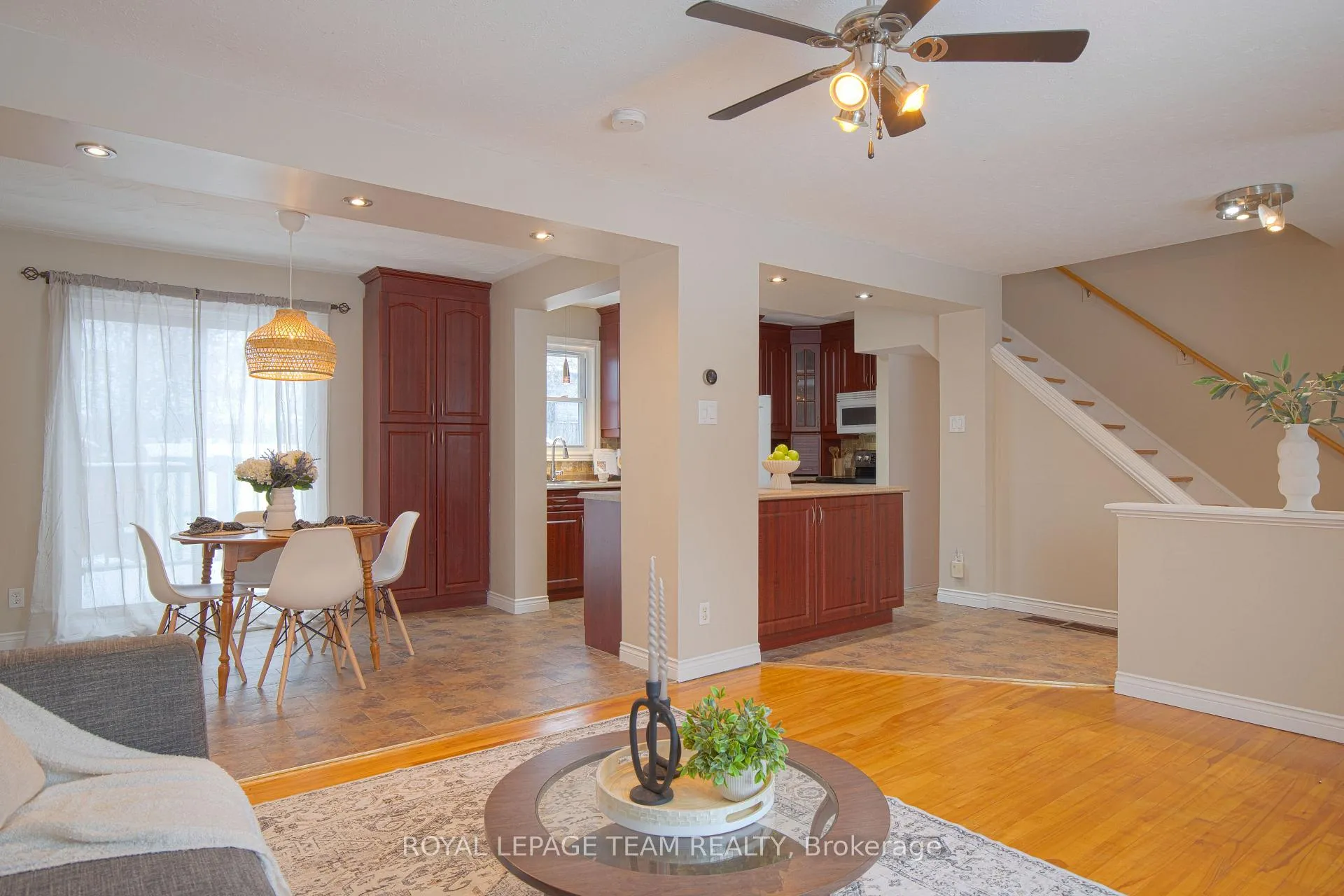 Photo 3 of 840 Borthwick Avenue, Ottawa, Castle Heights/Rideau High — HOMEH