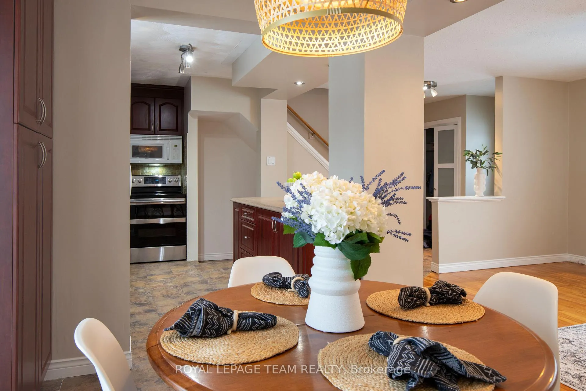 Photo 5 of 840 Borthwick Avenue, Ottawa, Castle Heights/Rideau High — HOMEH
