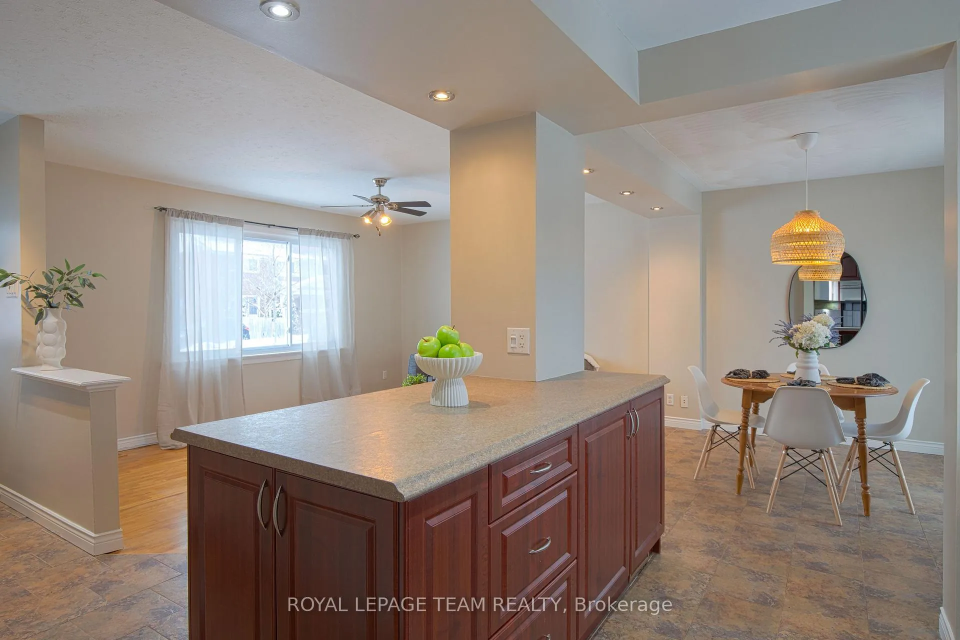 Photo 9 of 840 Borthwick Avenue, Ottawa, Castle Heights/Rideau High — HOMEH