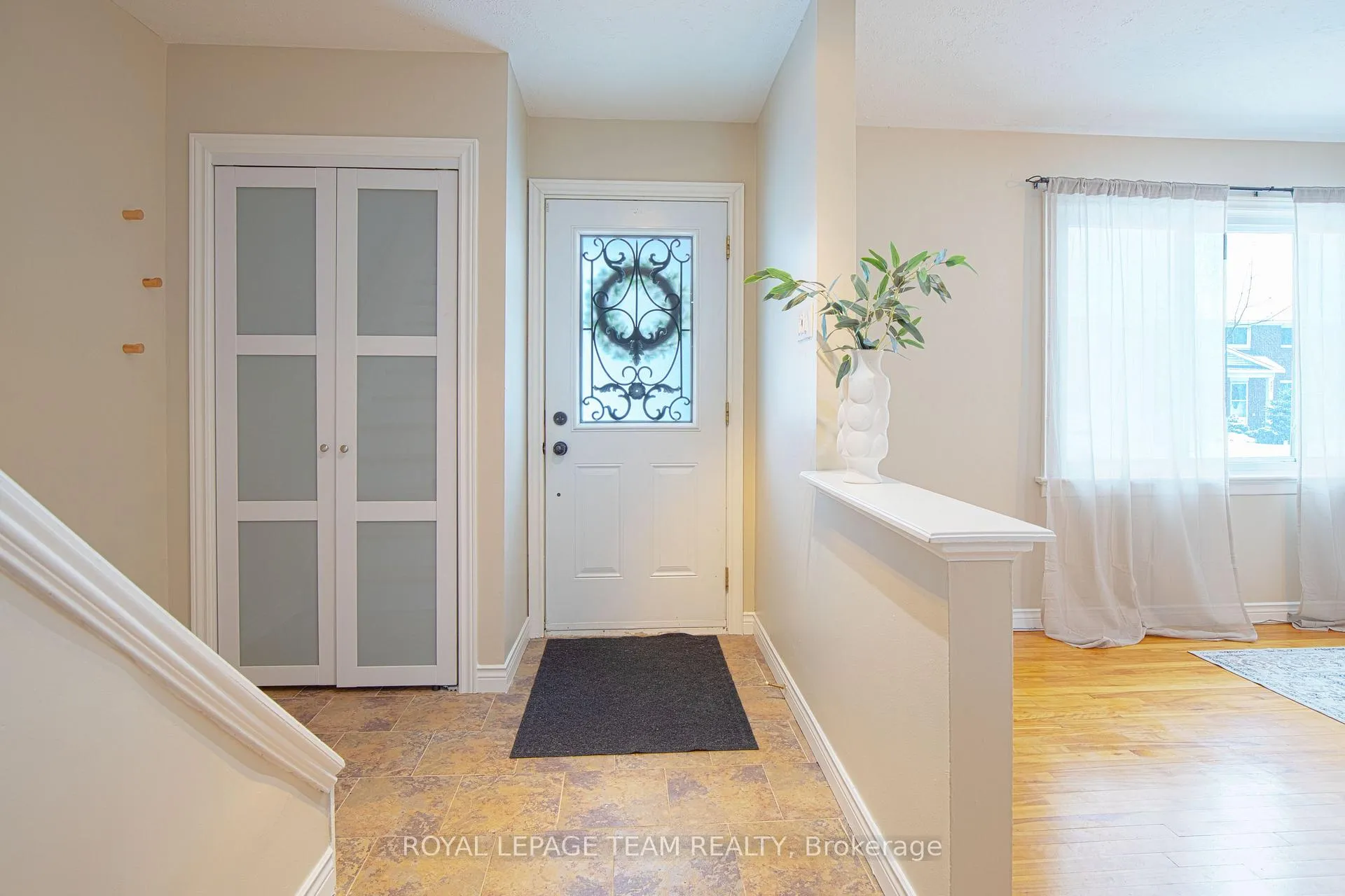Photo 13 of 840 Borthwick Avenue, Ottawa, Castle Heights/Rideau High — HOMEH