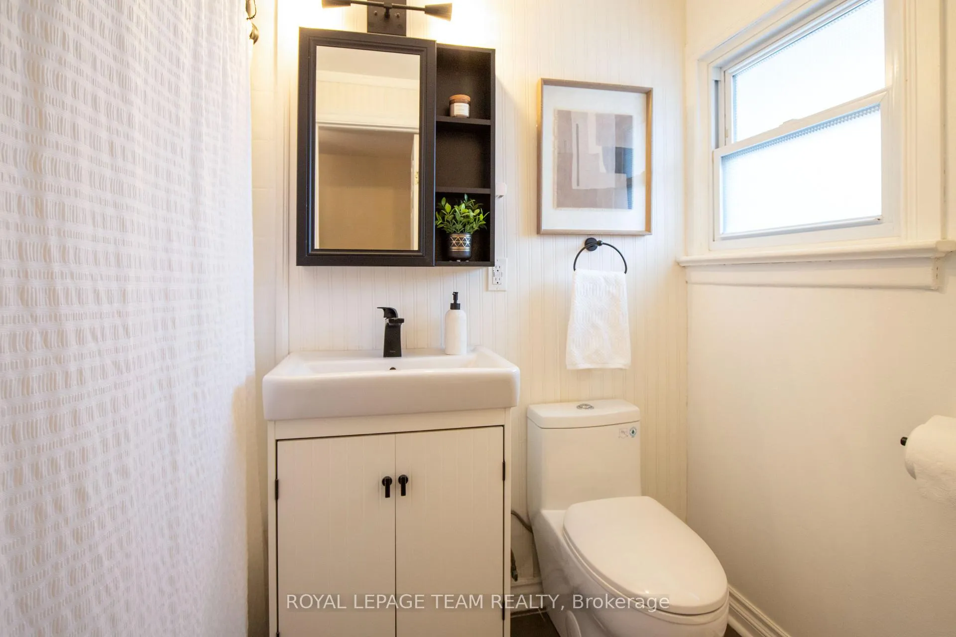 Photo 22 of 840 Borthwick Avenue, Ottawa, Castle Heights/Rideau High — HOMEH