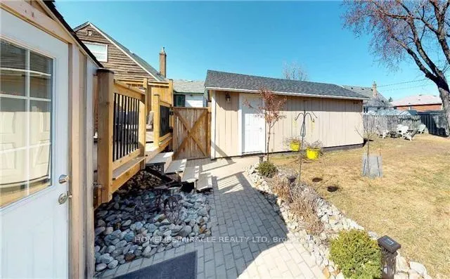 Photo 14 of 39 Chalfont Road, Etobicoke, Elms-Old Rexdale — HOMEH