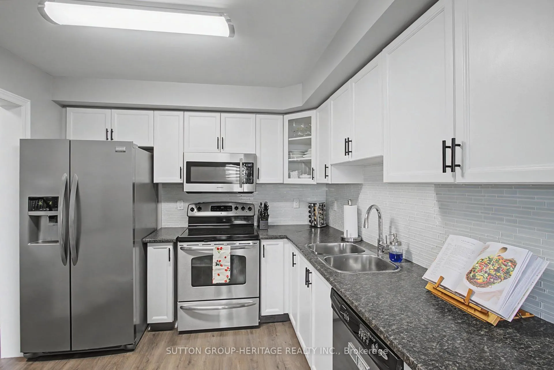 Photo 9 of 77 Lancaster Court, Georgina, Keswick South — HOMEH