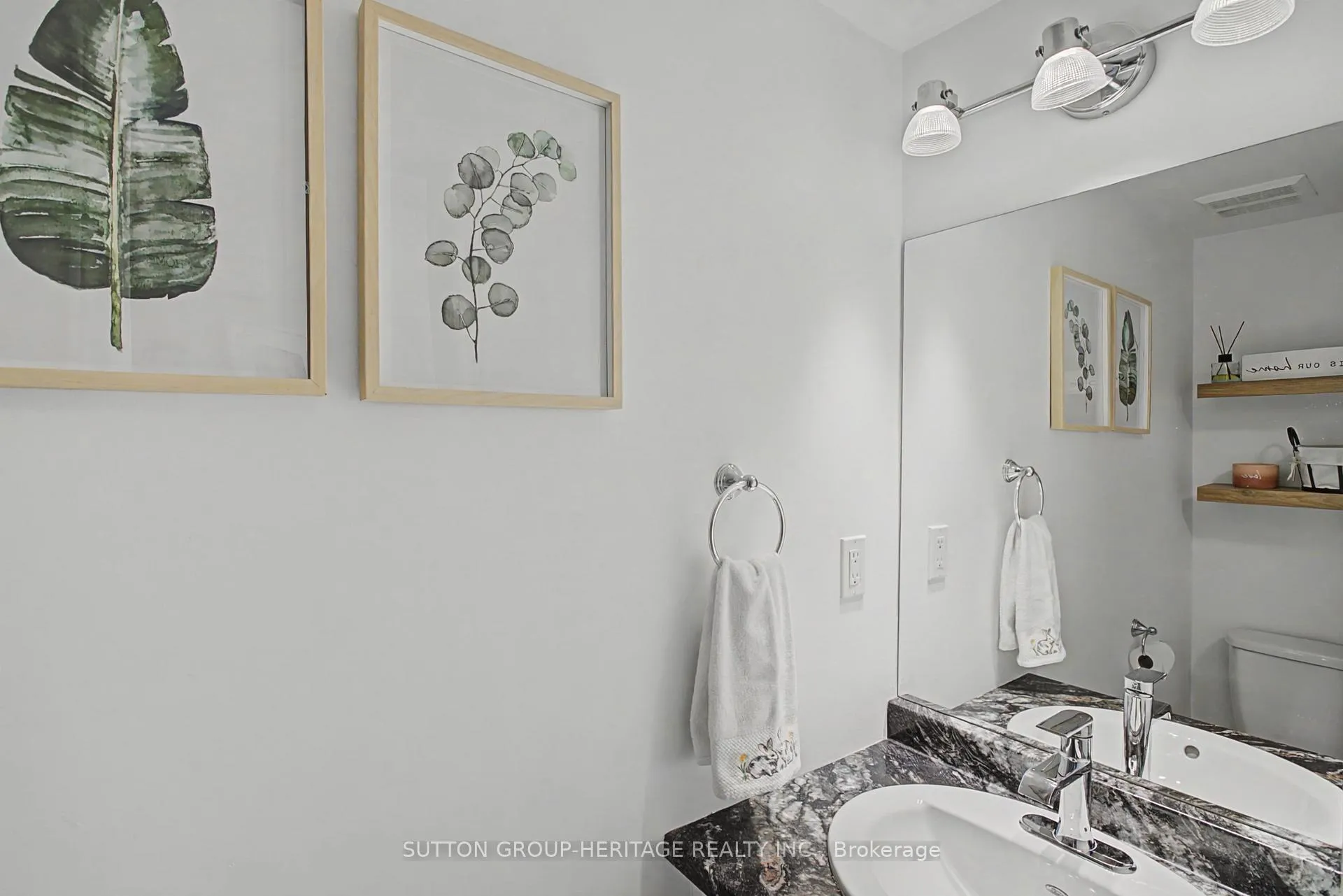Photo 10 of 77 Lancaster Court, Georgina, Keswick South — HOMEH