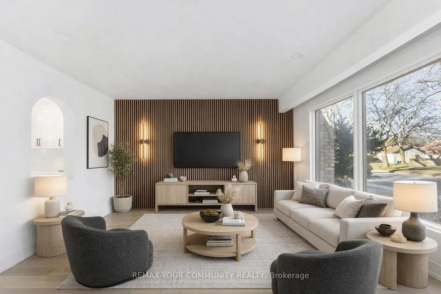 Photo 2 of 4363 Meadowvale Drive, Niagara Falls, Morrison — HOMEH