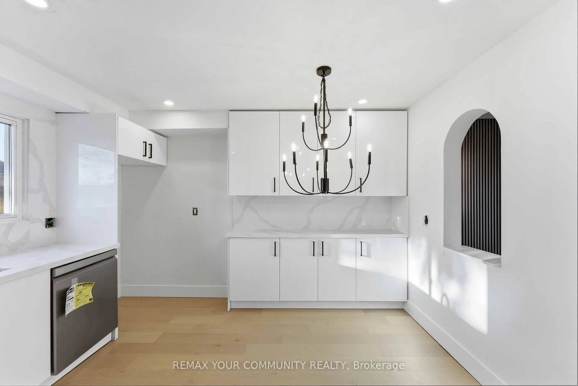Photo 7 of 4363 Meadowvale Drive, Niagara Falls, Morrison — HOMEH