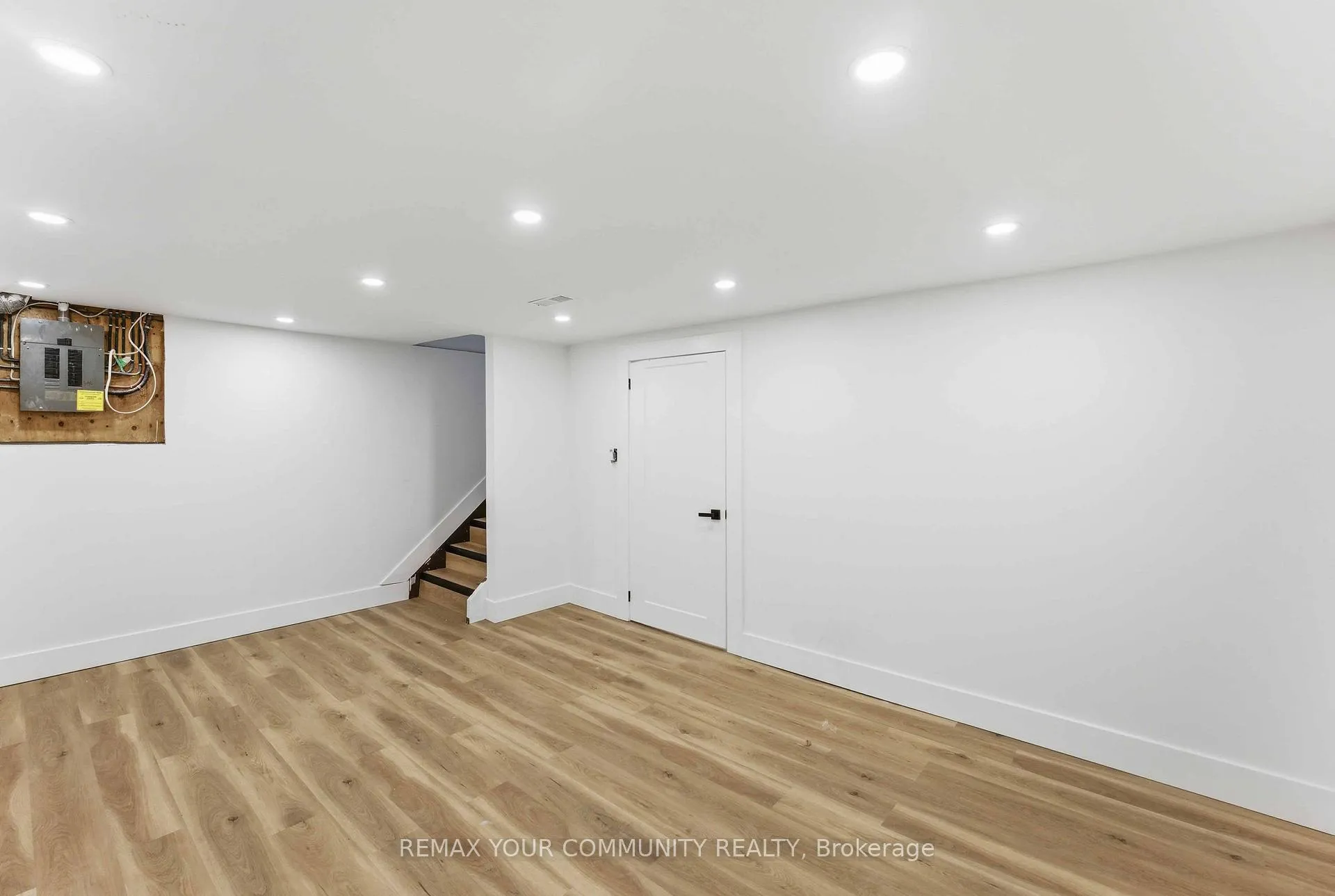 Photo 23 of 4363 Meadowvale Drive, Niagara Falls, Morrison — HOMEH