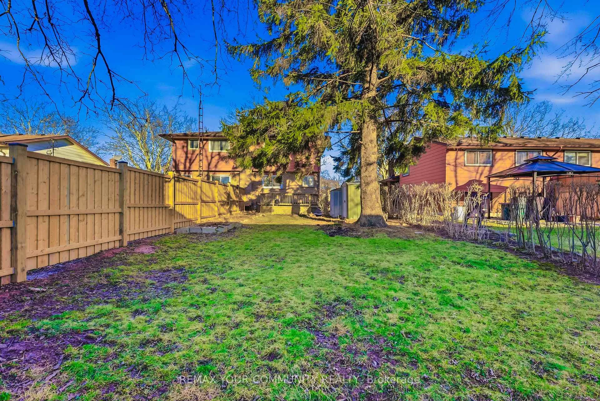Photo 27 of 4363 Meadowvale Drive, Niagara Falls, Morrison — HOMEH