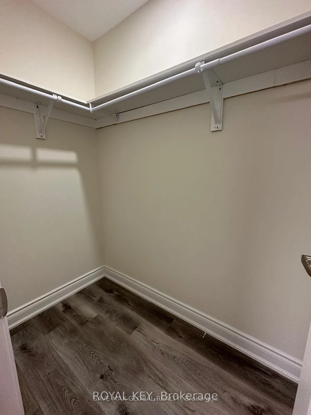 Photo 4 of 28 Kalmia Road, Brampton, Credit Valley — HOMEH