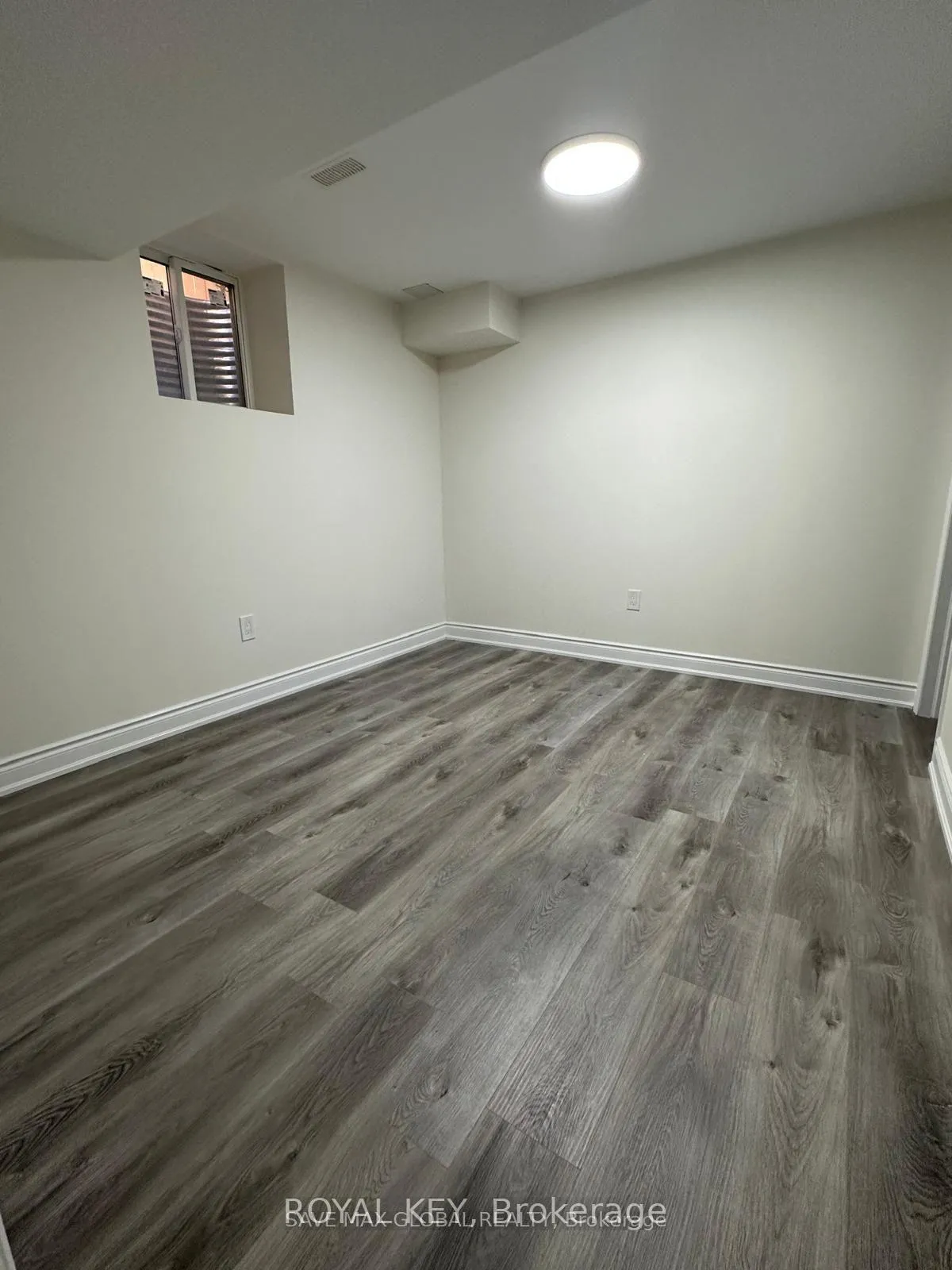 Photo 5 of 28 Kalmia Road, Brampton, Credit Valley — HOMEH