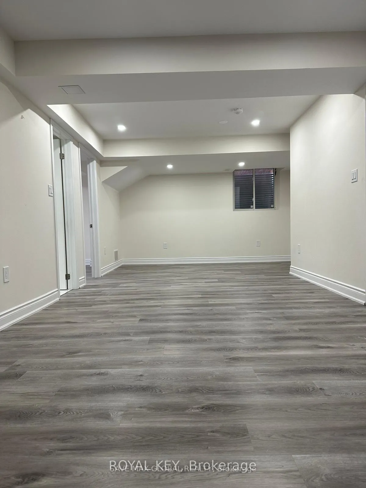 Photo 8 of 28 Kalmia Road, Brampton, Credit Valley — HOMEH