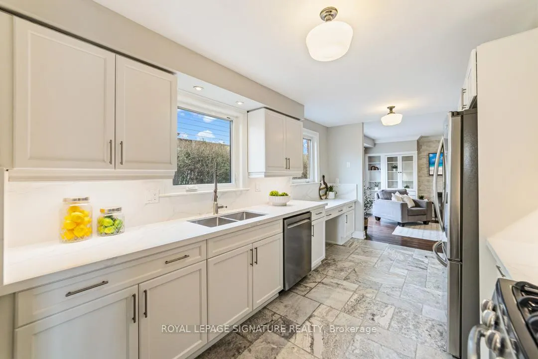 Photo 10 of 905 Cedarbrae Avenue, Milton, Dorset Park — HOMEH