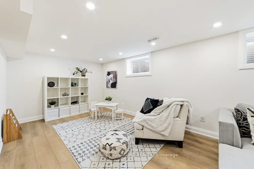 Photo 30 of 905 Cedarbrae Avenue, Milton, Dorset Park — HOMEH
