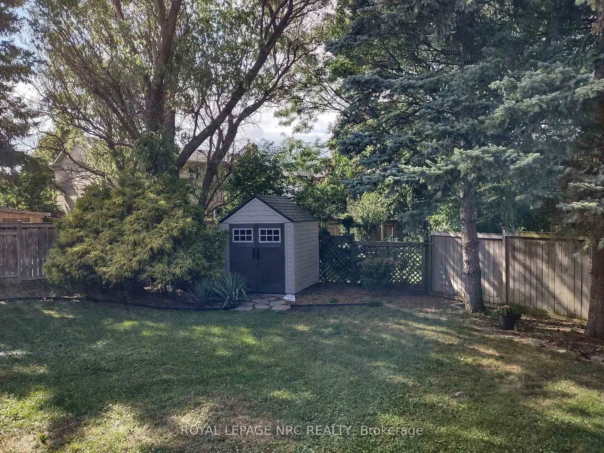 Photo 39 of 7 Barbican Trail, St. Catharines, Burleigh Hill — HOMEH