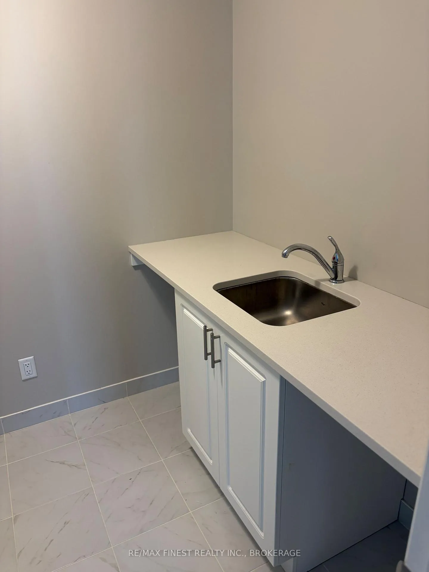 Photo 11 of 1342 Demers Avenue, Kingston, East Gardiners Rd — HOMEH
