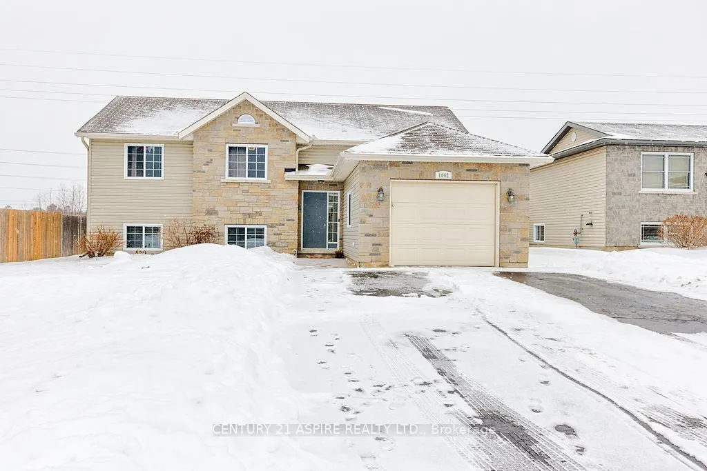 Photo 1 of 1042 Riverstone Street, Petawawa — HOMEH