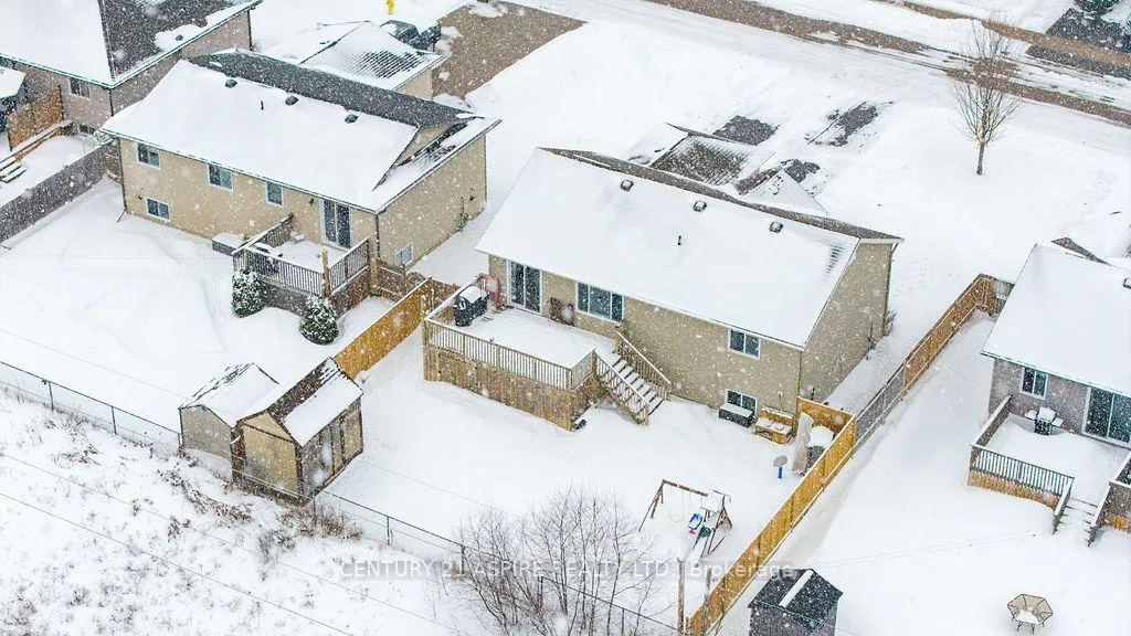 Photo 3 of 1042 Riverstone Street, Petawawa — HOMEH