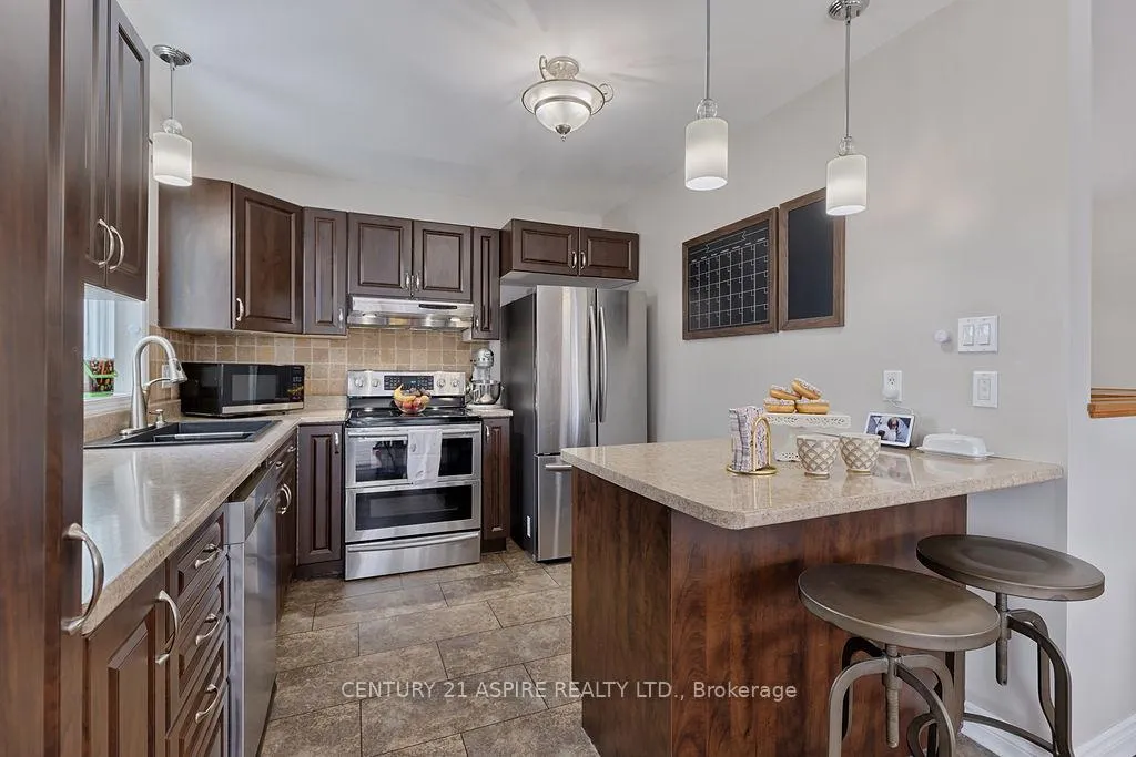 Photo 7 of 1042 Riverstone Street, Petawawa — HOMEH