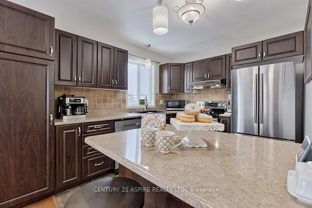 Photo 8 of 1042 Riverstone Street, Petawawa — HOMEH