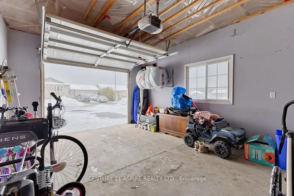 Photo 39 of 1042 Riverstone Street, Petawawa — HOMEH