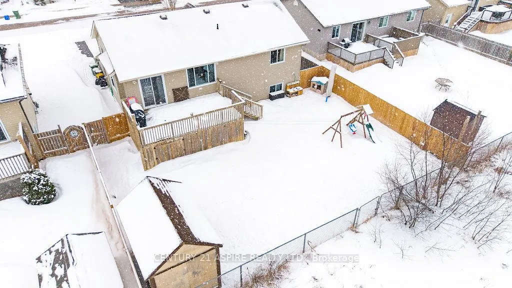 Photo 45 of 1042 Riverstone Street, Petawawa — HOMEH