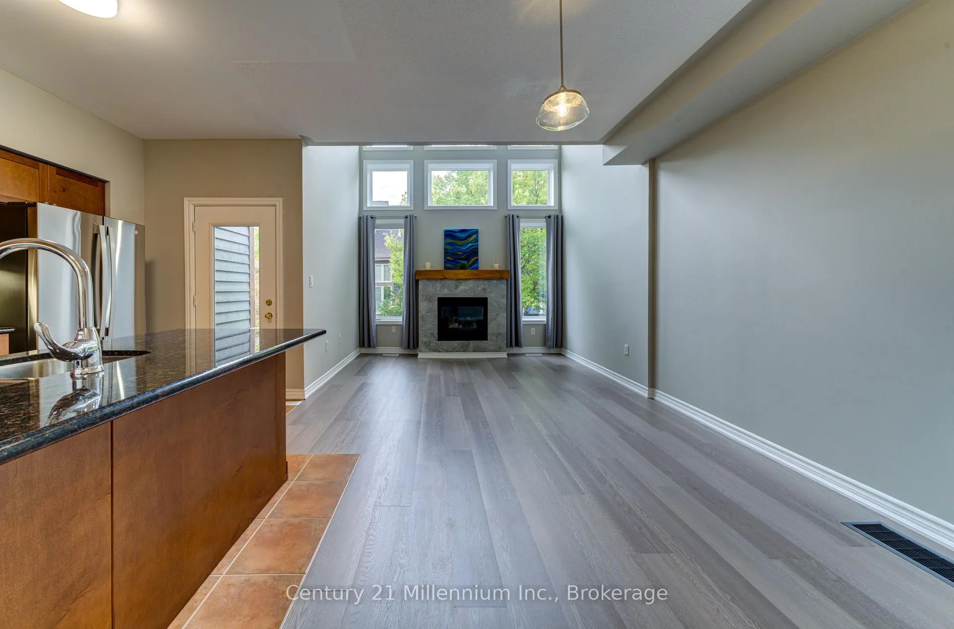 Photo 5 of Unit 15, 6 Wildrose Trail, Collingwood — HOMEH