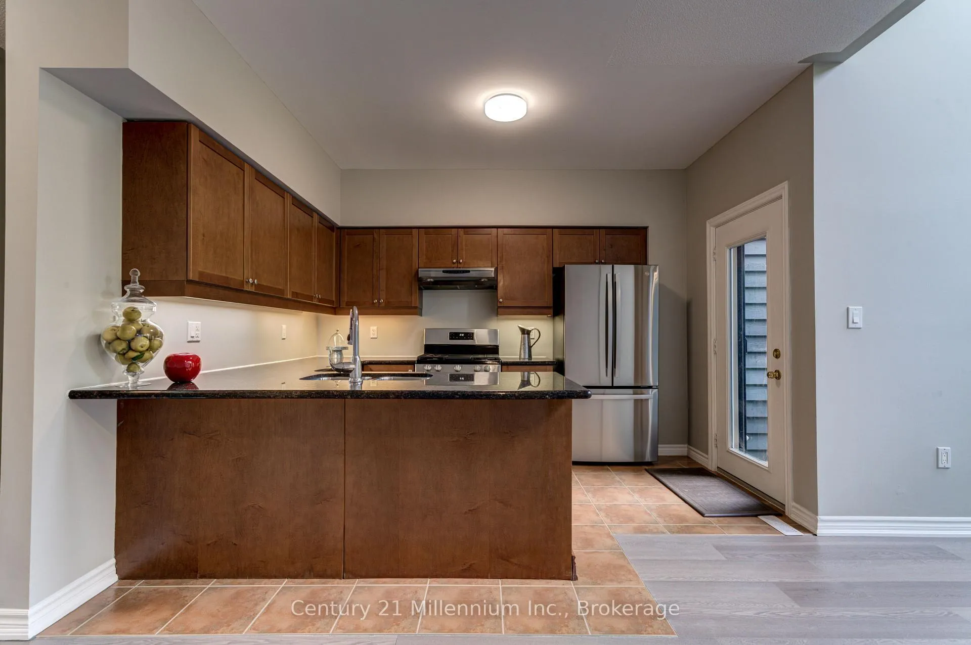 Photo 12 of Unit 15, 6 Wildrose Trail, Collingwood — HOMEH
