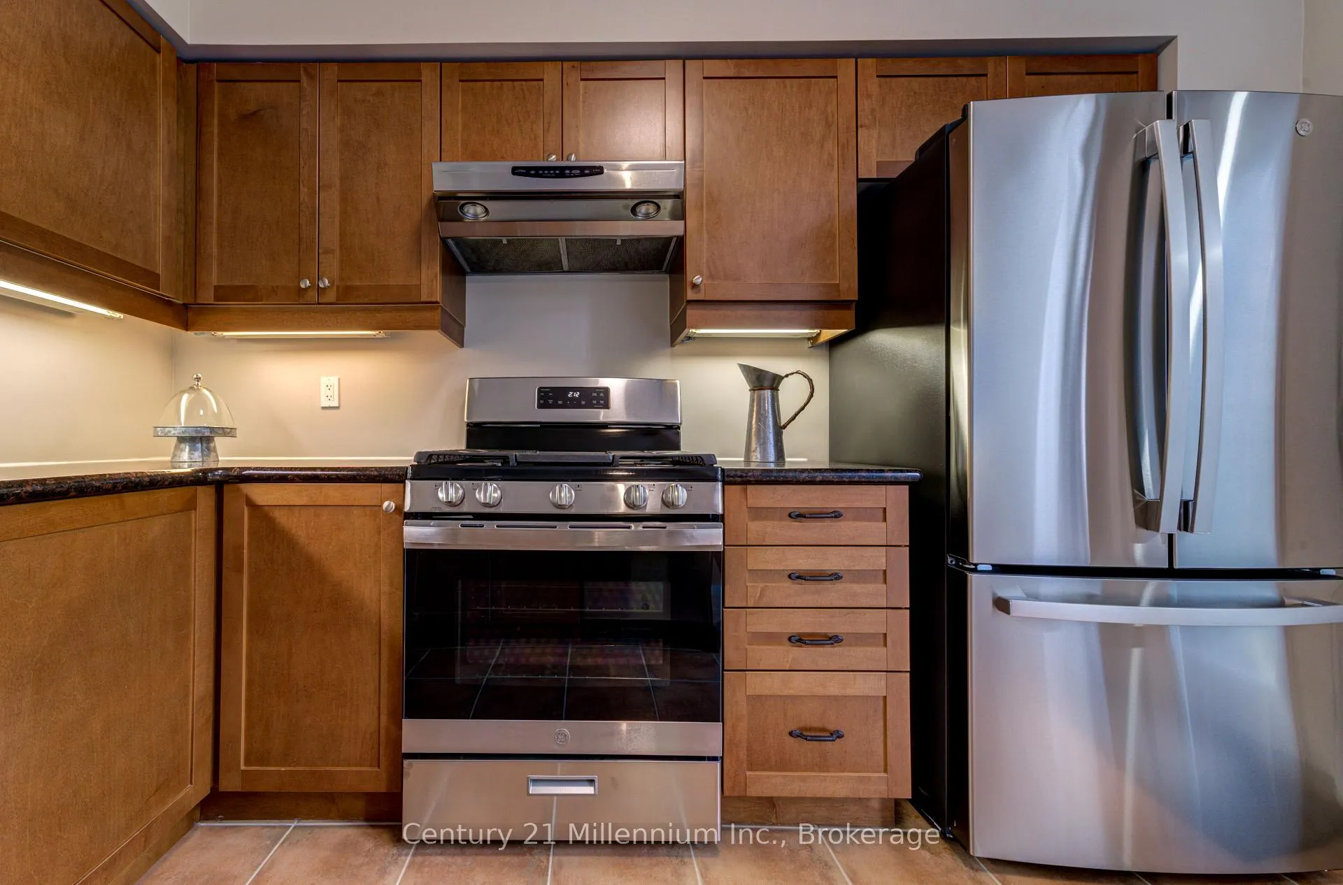 Photo 18 of Unit 15, 6 Wildrose Trail, Collingwood — HOMEH