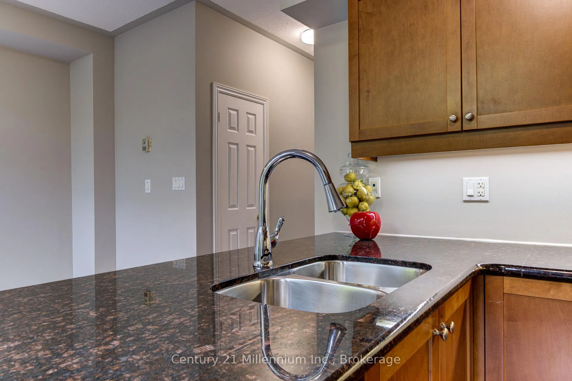 Photo 20 of Unit 15, 6 Wildrose Trail, Collingwood — HOMEH