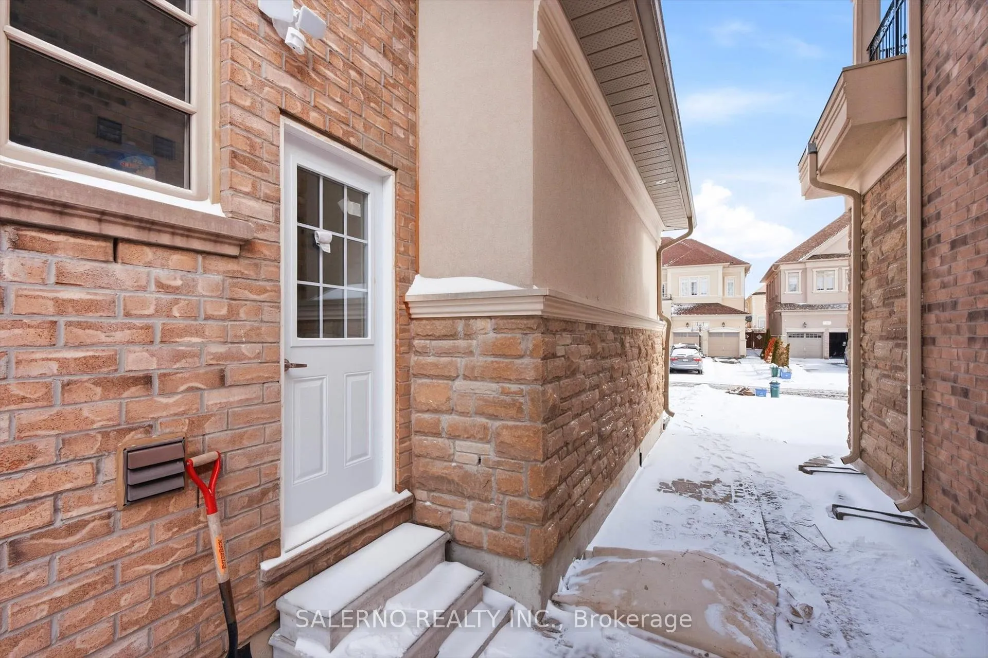 Photo 2 of Unit Lower, 10 Virtue Crescent, Vaughan, Vellore Village — HOMEH