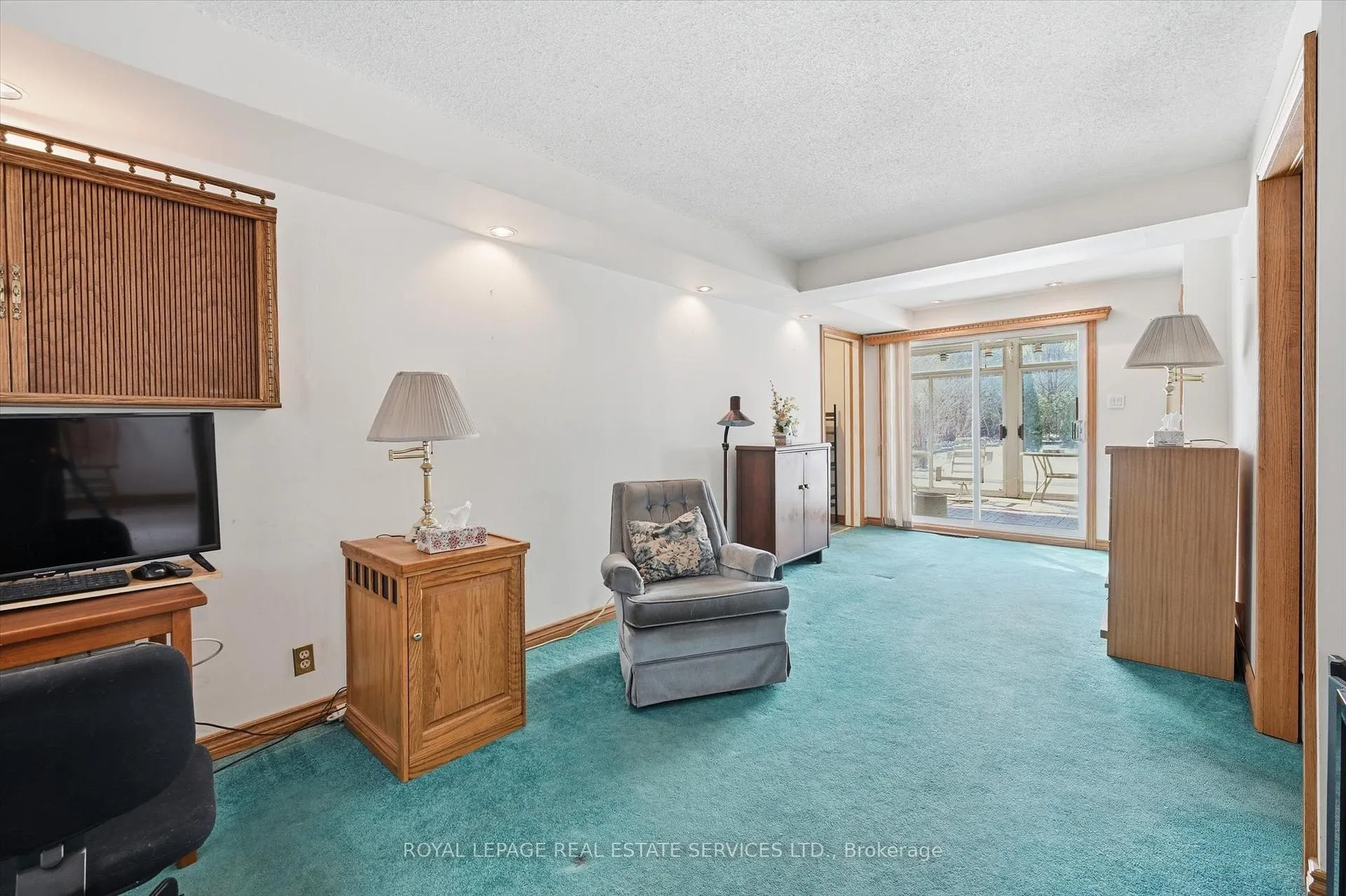 Photo 4 of 224 Sunray Road, Oakville, Bronte — HOMEH