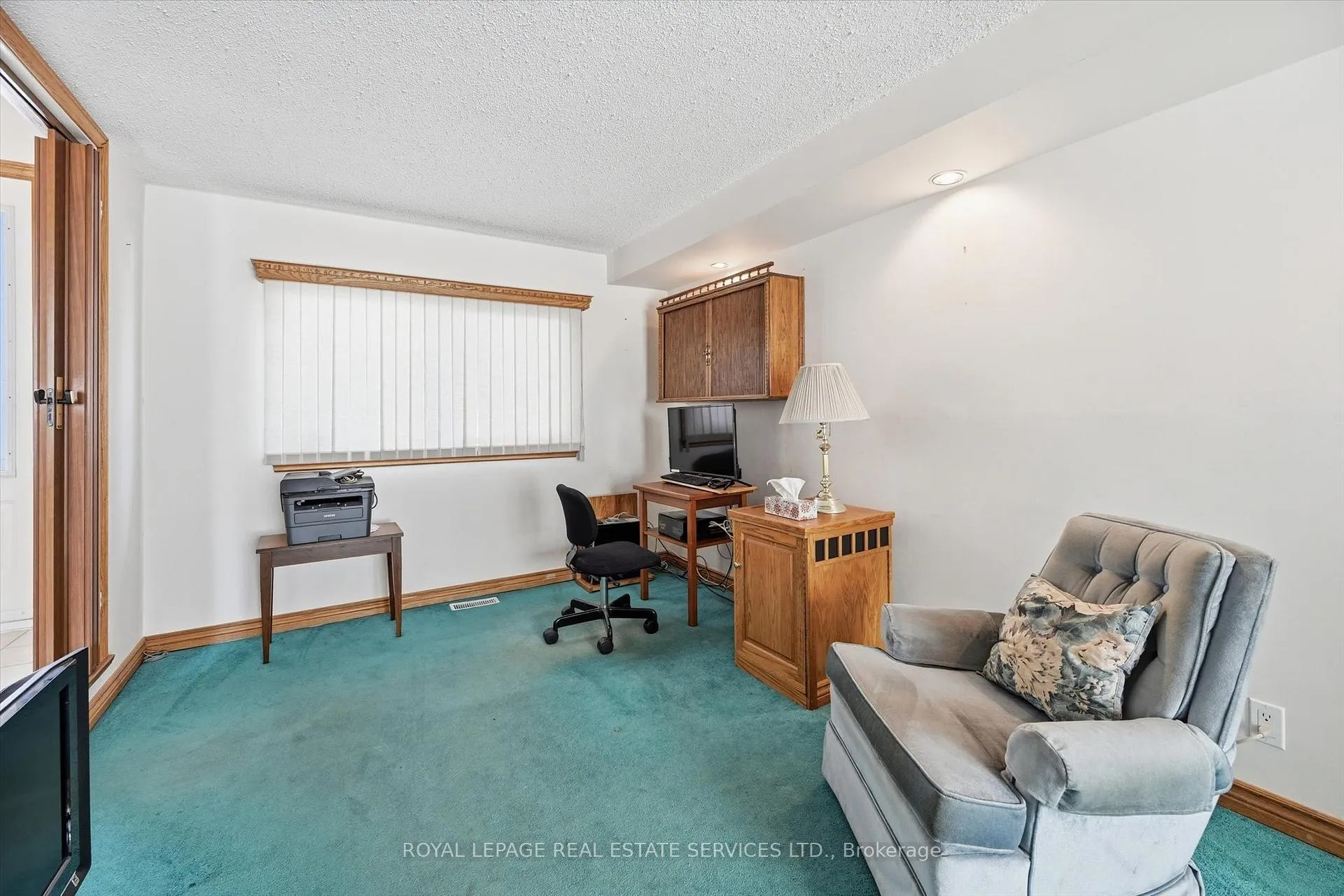 Photo 5 of 224 Sunray Road, Oakville, Bronte — HOMEH