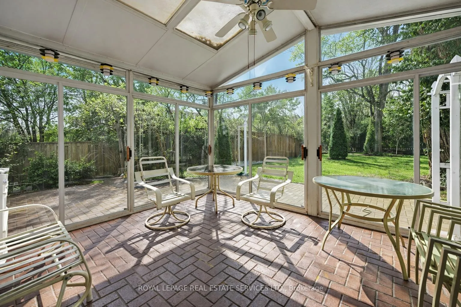 Photo 10 of 224 Sunray Road, Oakville, Bronte — HOMEH