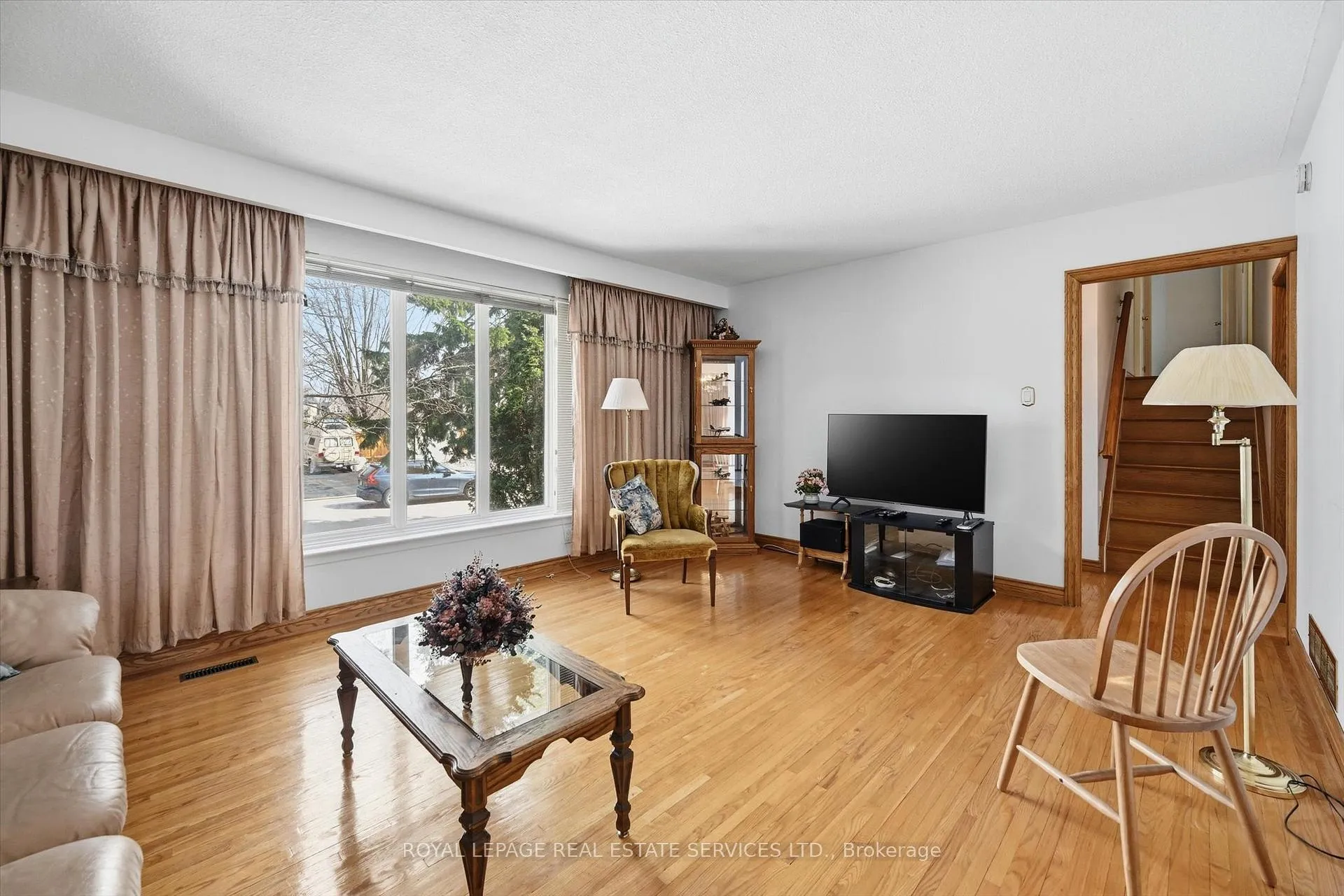 Photo 18 of 224 Sunray Road, Oakville, Bronte — HOMEH