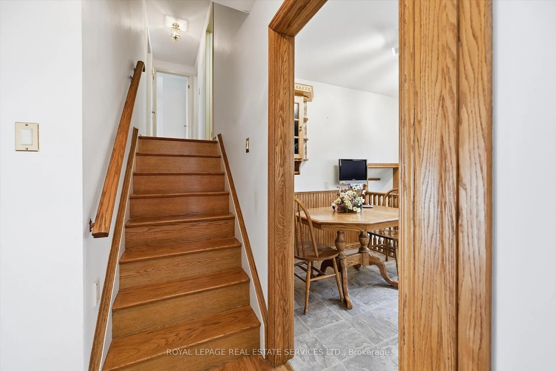 Photo 27 of 224 Sunray Road, Oakville, Bronte — HOMEH