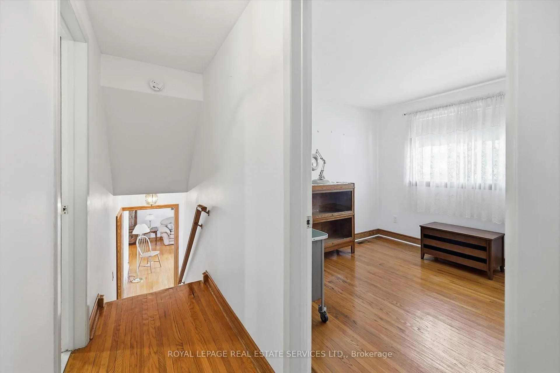 Photo 28 of 224 Sunray Road, Oakville, Bronte — HOMEH