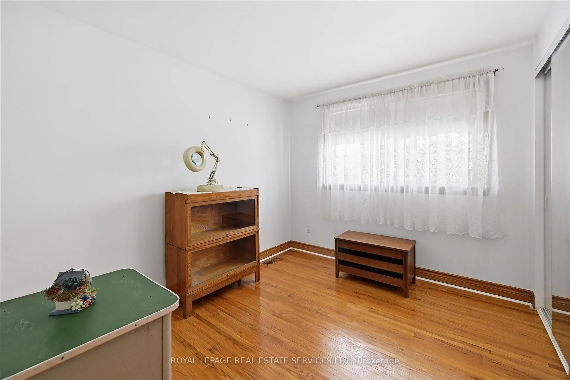 Photo 29 of 224 Sunray Road, Oakville, Bronte — HOMEH