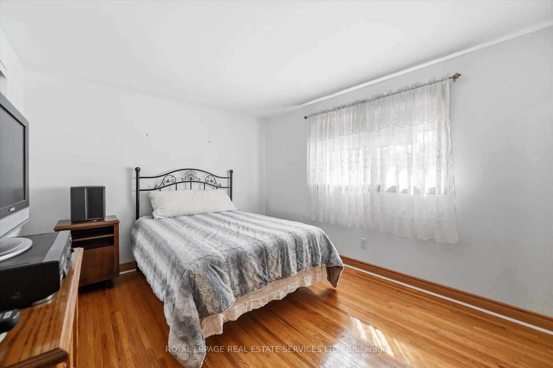 Photo 32 of 224 Sunray Road, Oakville, Bronte — HOMEH