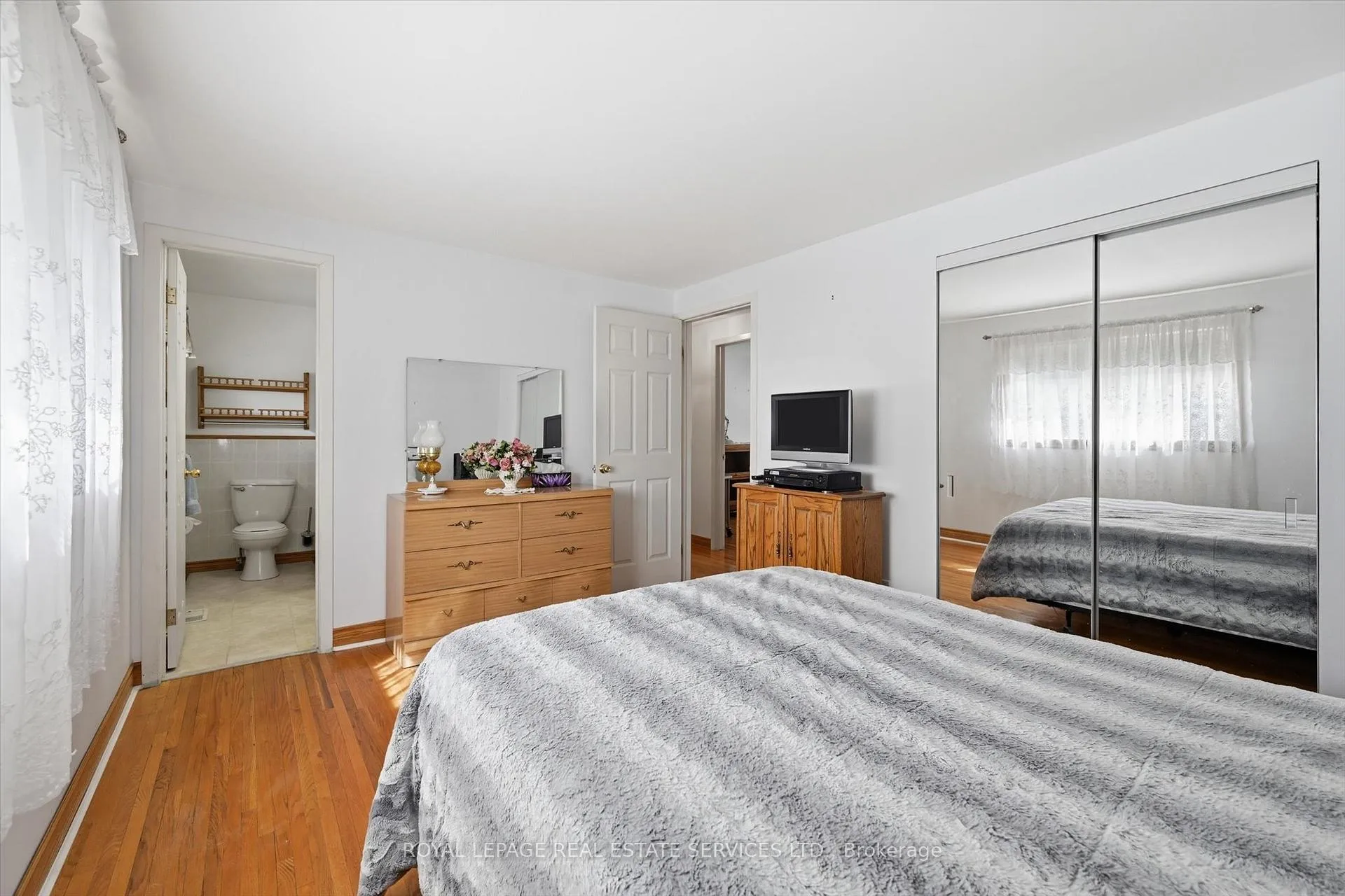 Photo 34 of 224 Sunray Road, Oakville, Bronte — HOMEH