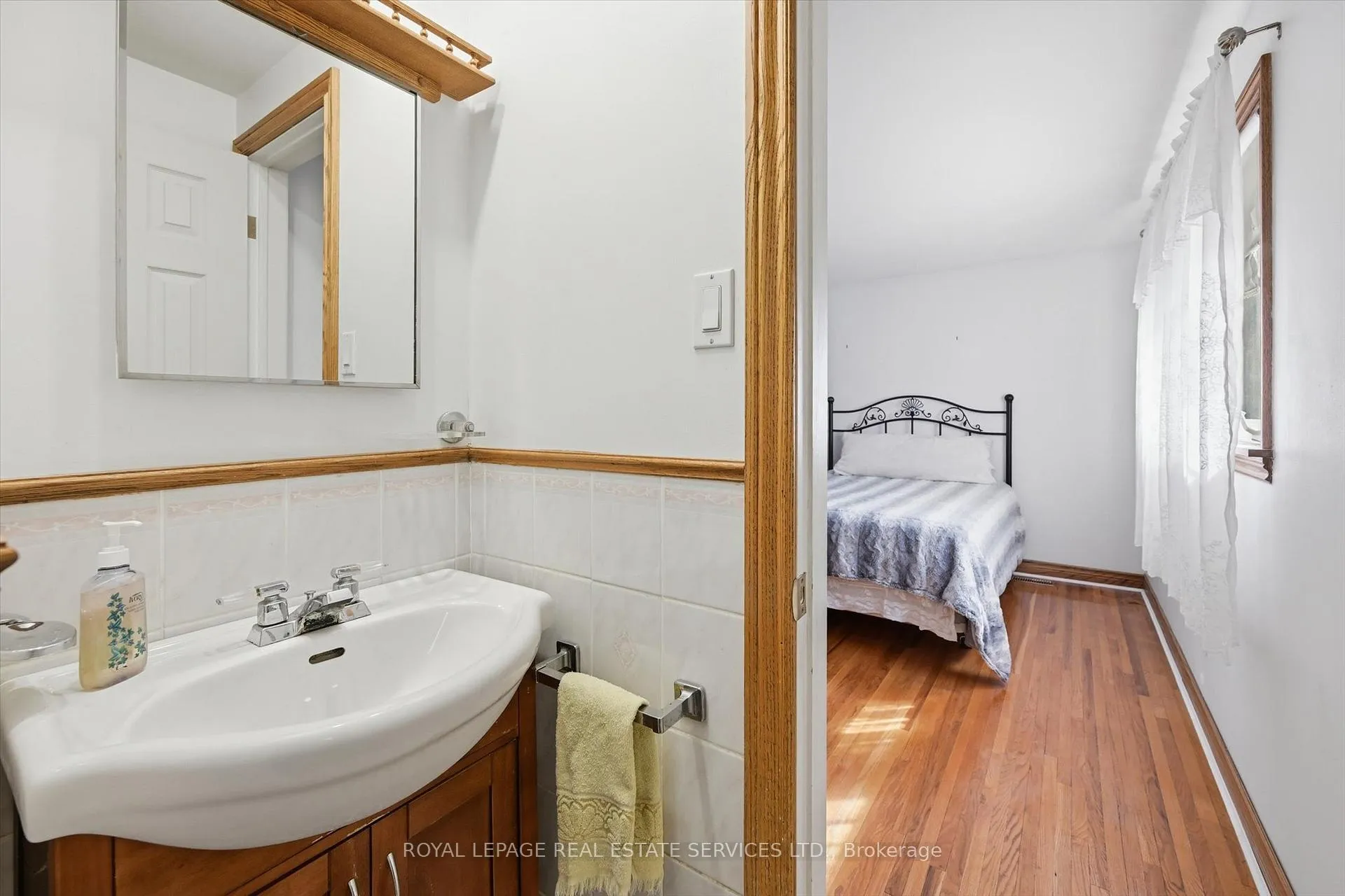 Photo 35 of 224 Sunray Road, Oakville, Bronte — HOMEH