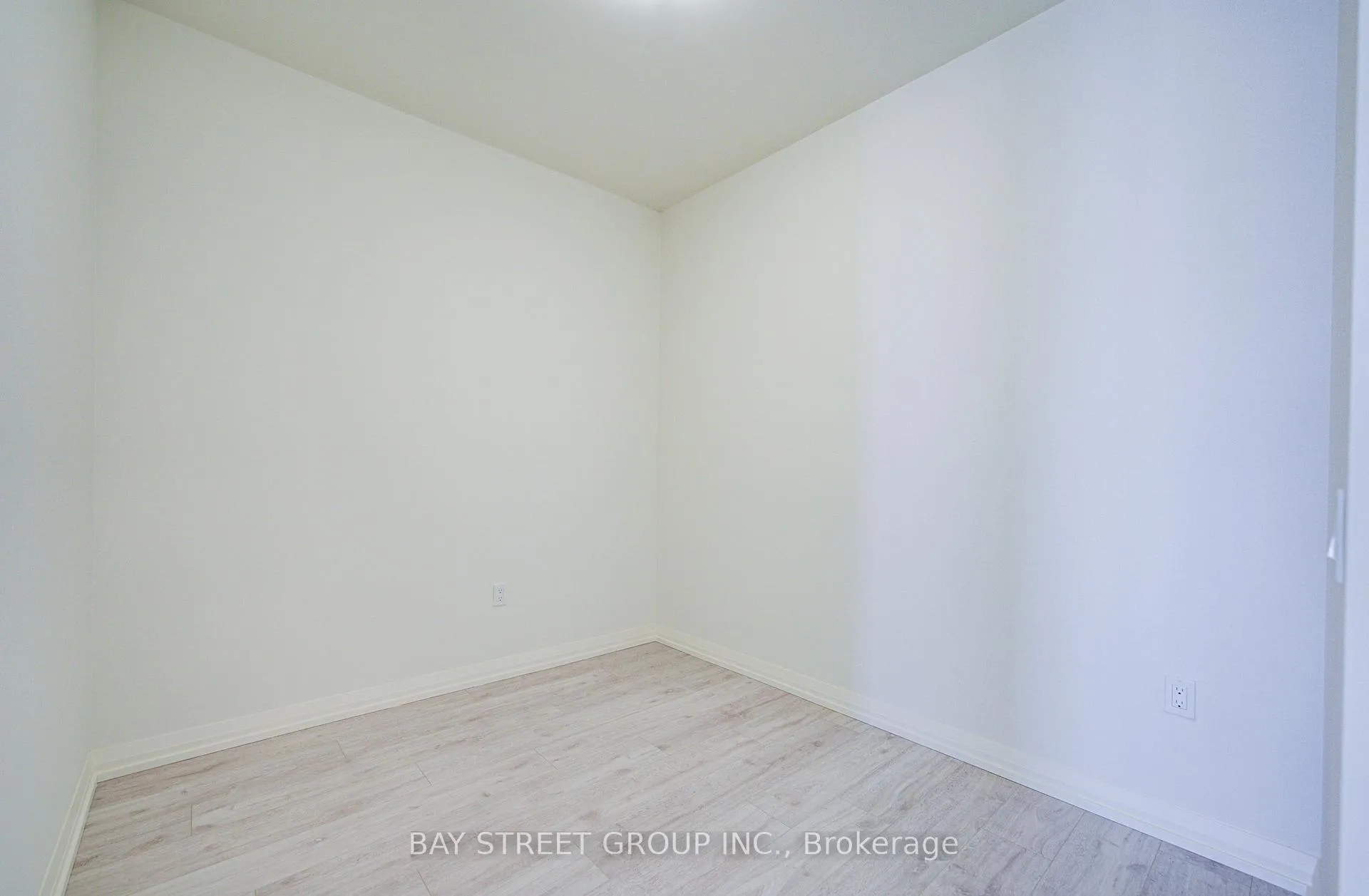 Photo 6 of Unit 1712, 27 Korda Gate, Vaughan, Vellore Village — HOMEH