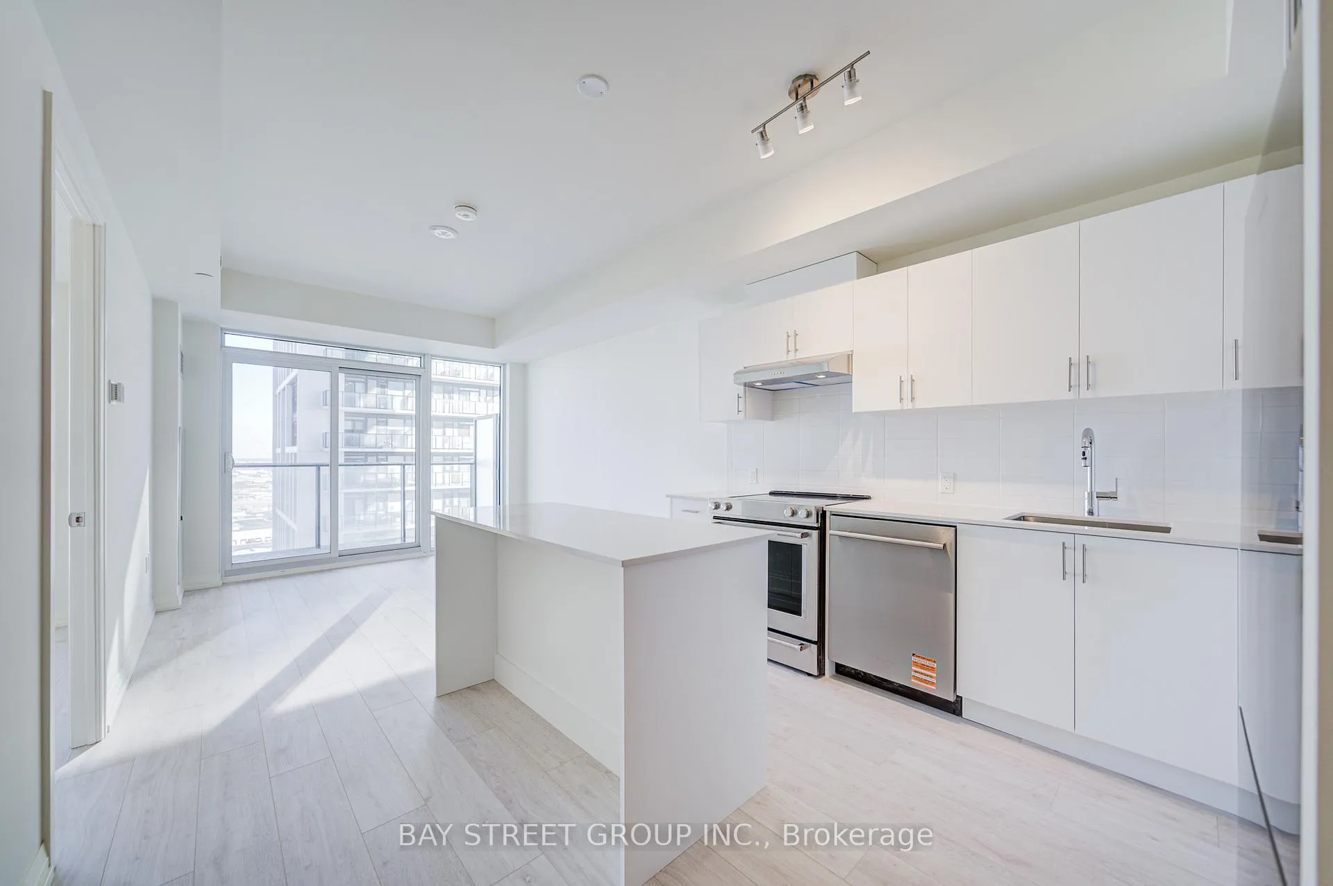 Photo 9 of Unit 1712, 27 Korda Gate, Vaughan, Vellore Village — HOMEH
