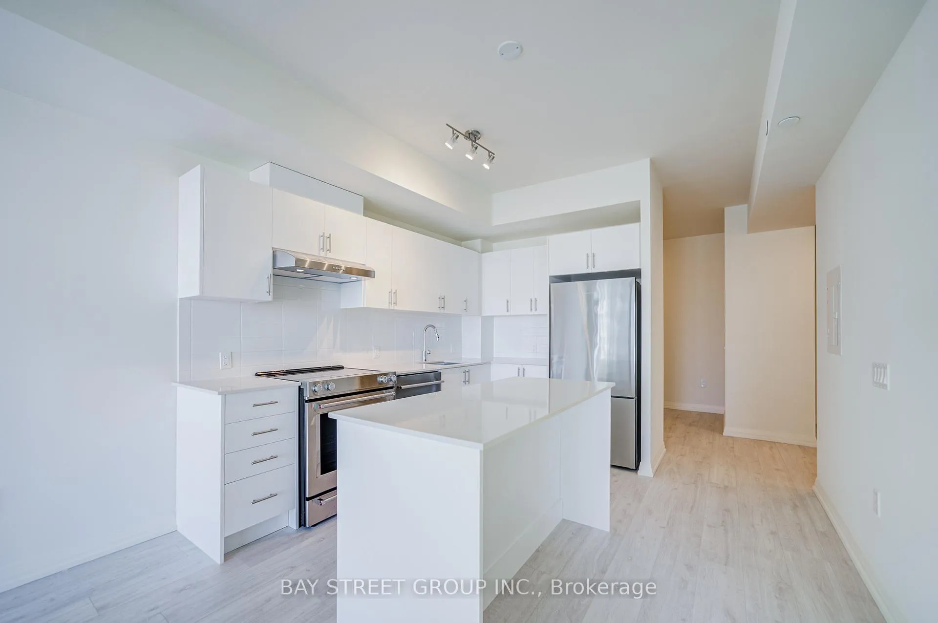 Photo 11 of Unit 1712, 27 Korda Gate, Vaughan, Vellore Village — HOMEH