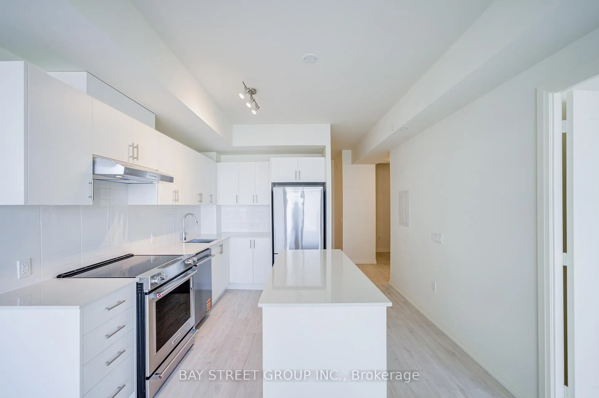 Photo 12 of Unit 1712, 27 Korda Gate, Vaughan, Vellore Village — HOMEH