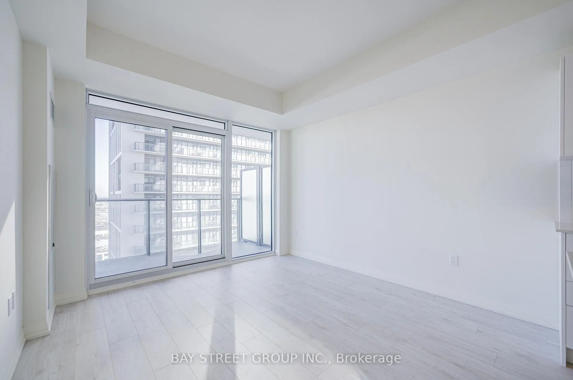 Photo 17 of Unit 1712, 27 Korda Gate, Vaughan, Vellore Village — HOMEH
