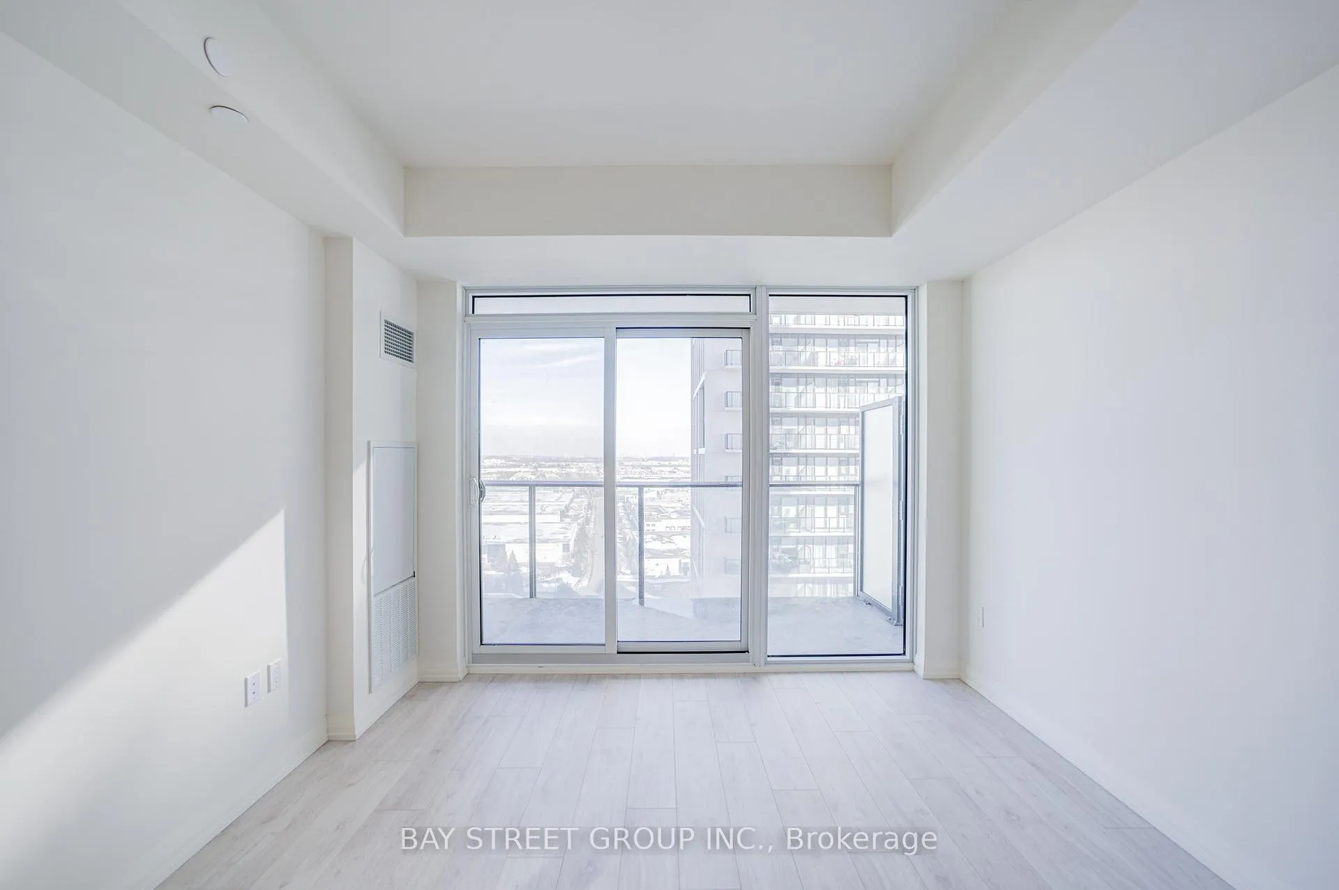 Photo 18 of Unit 1712, 27 Korda Gate, Vaughan, Vellore Village — HOMEH