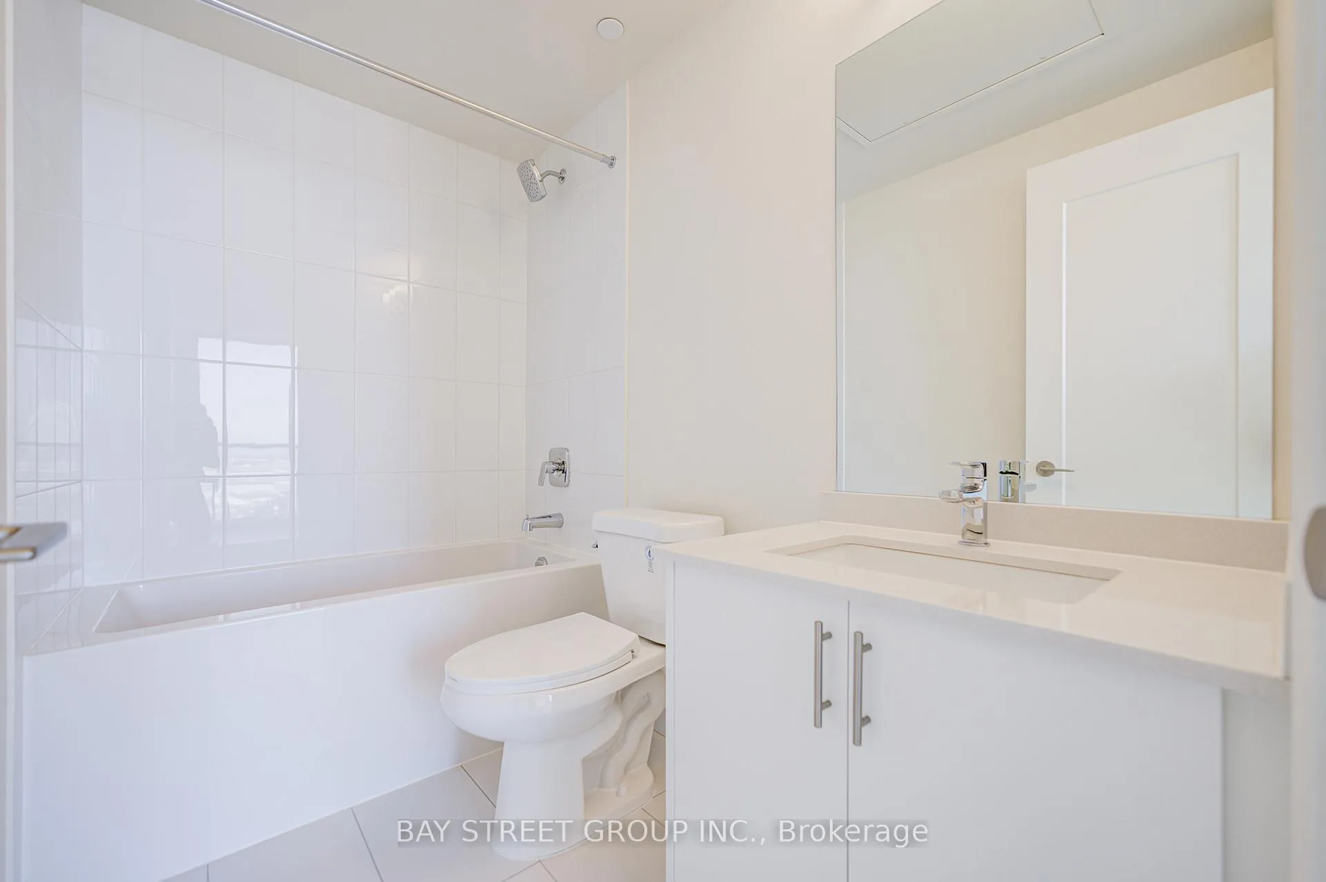 Photo 27 of Unit 1712, 27 Korda Gate, Vaughan, Vellore Village — HOMEH